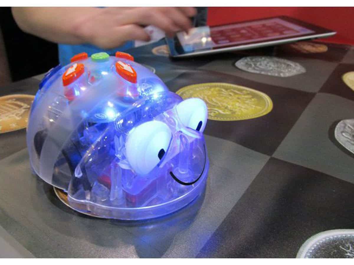 Bluetooth enabled programmable robot Blue Bot Edgeucating